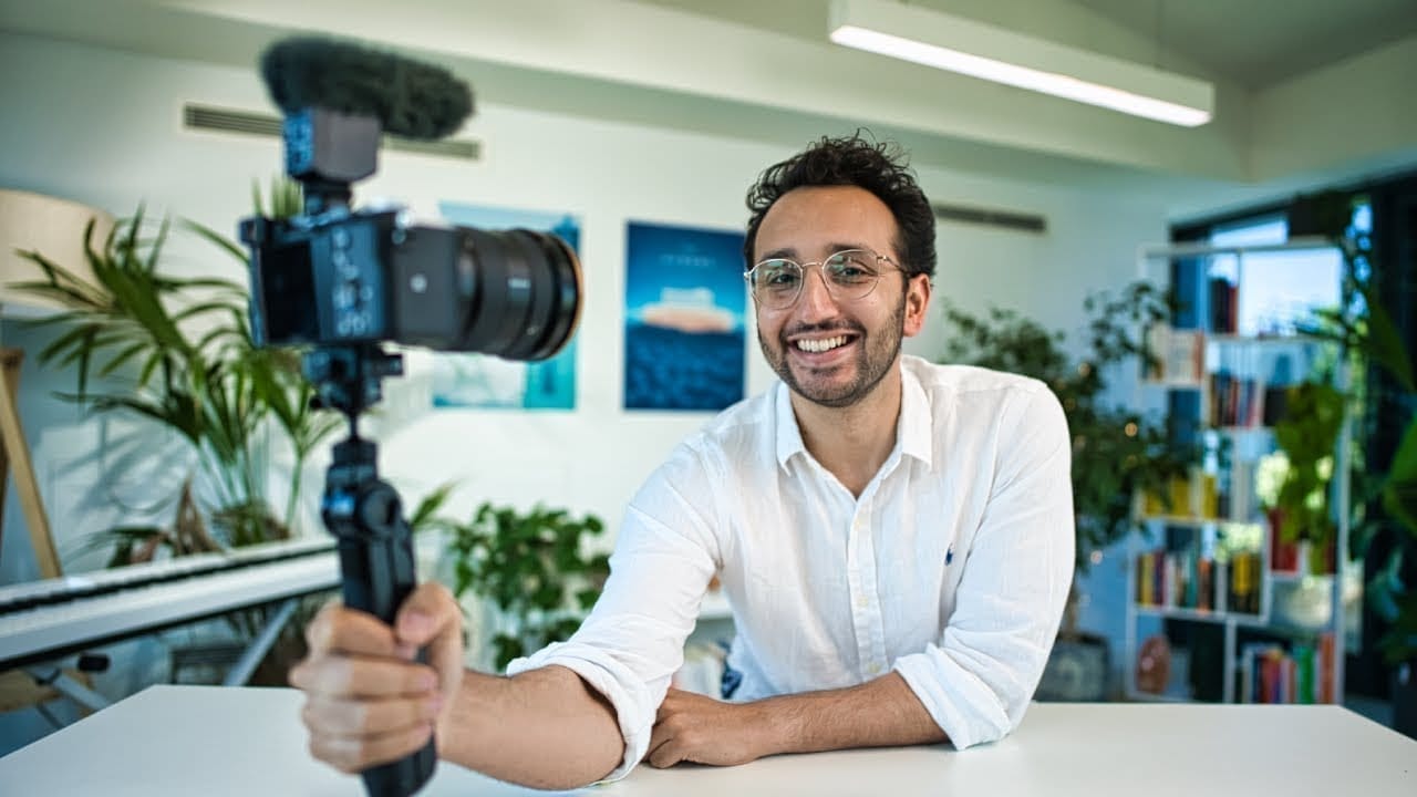 Ali Abdaal – Camera Confidence